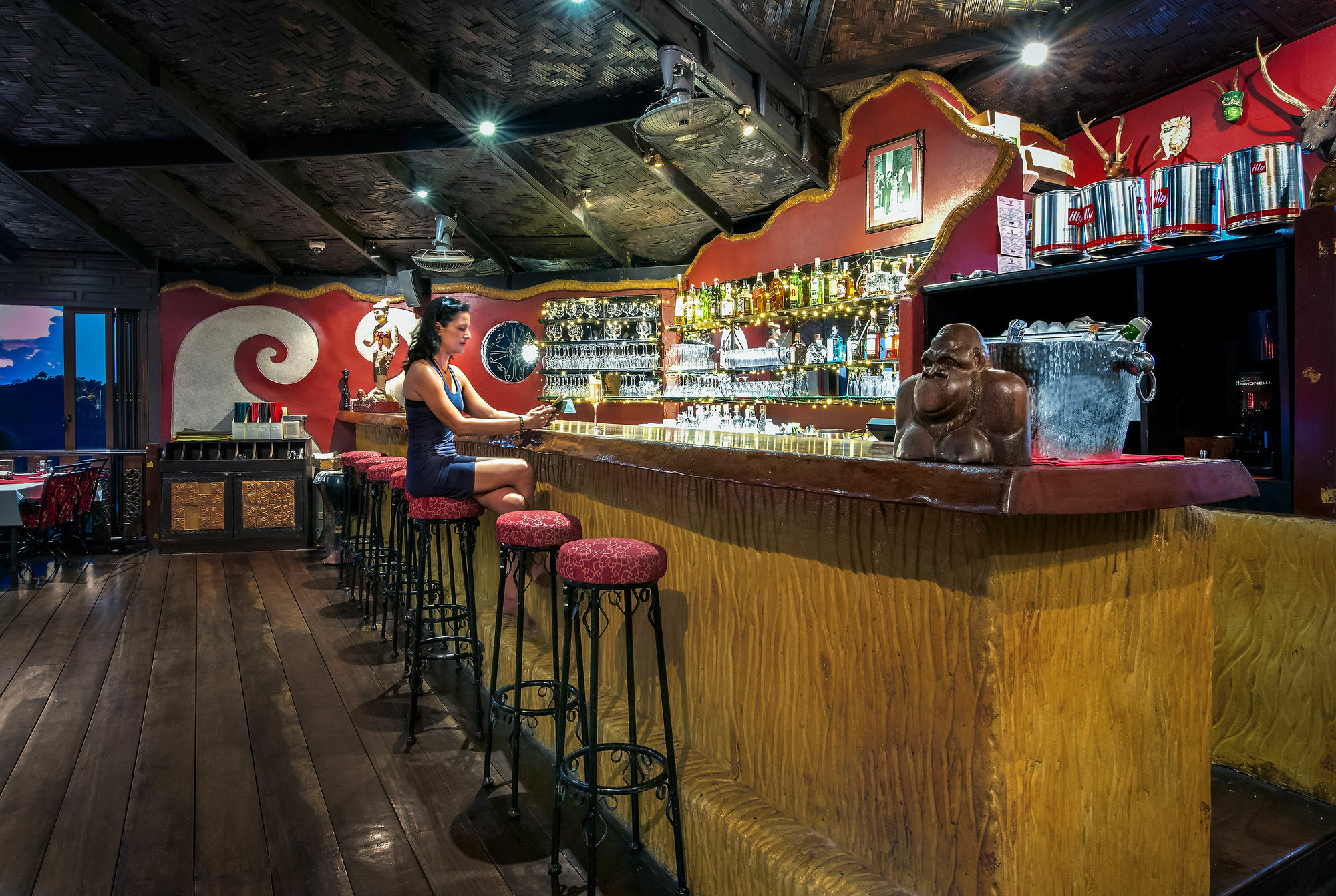 Jamahkiri Dive Resort & Spa Ko Tao Exterior foto The bar at the Sky Bar