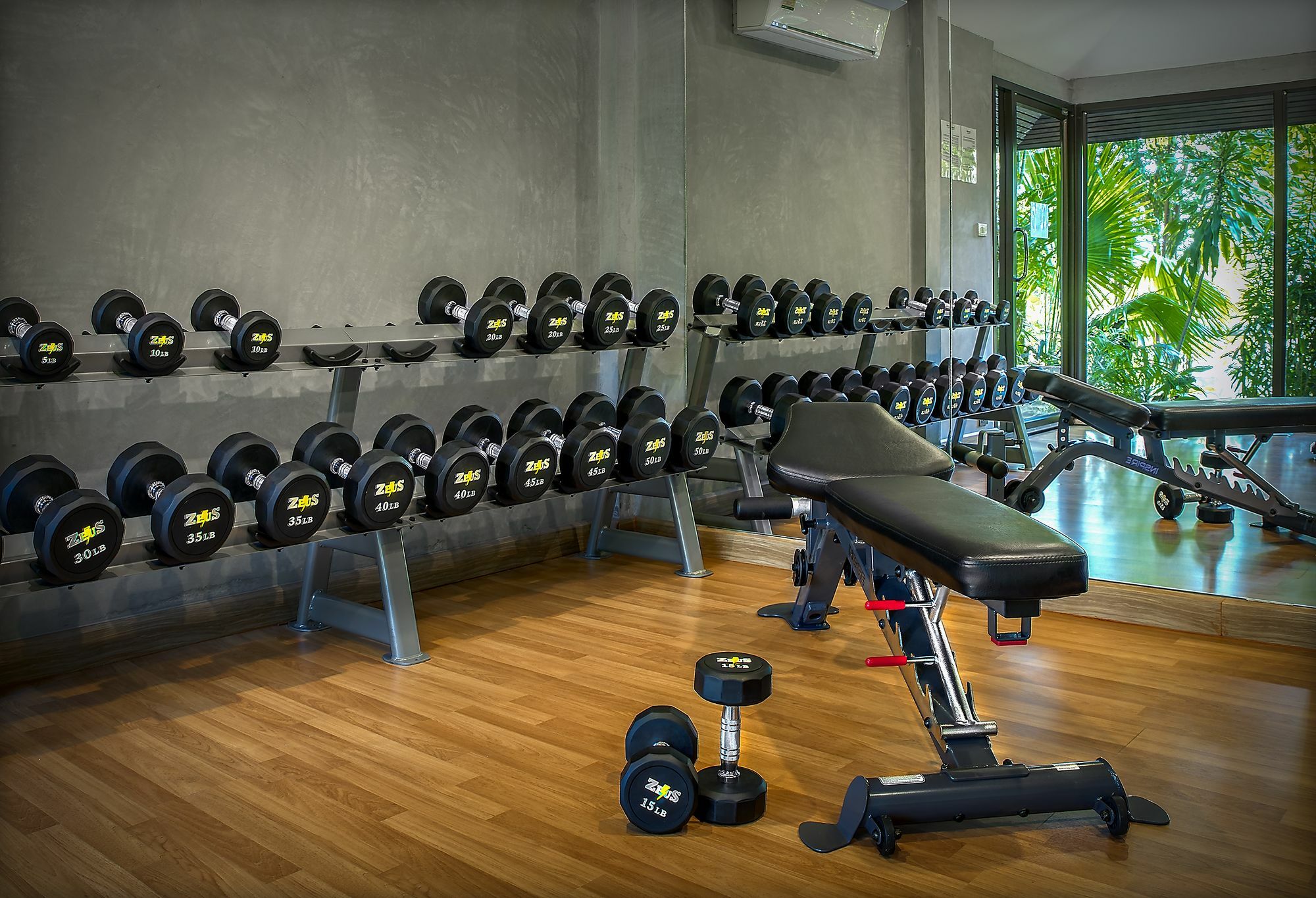 Jamahkiri Dive Resort & Spa Ko Tao Exterior foto Dumbbells